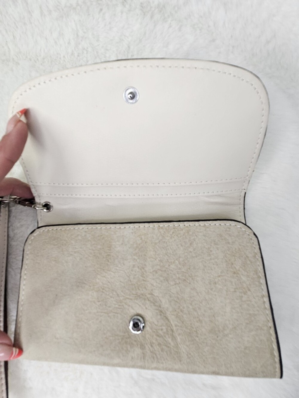 Floral Tooled Faux Leather Wristlet - Picture 5 of 6